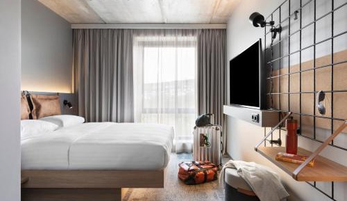 Queen Room 