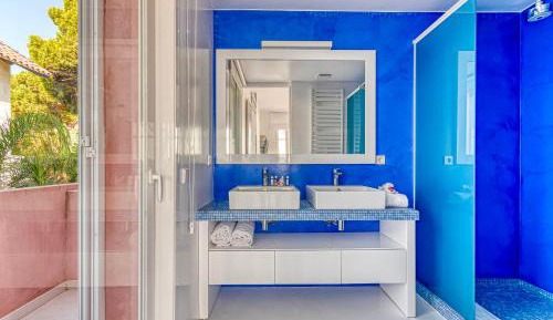 Double Room with Balcony and Sea View