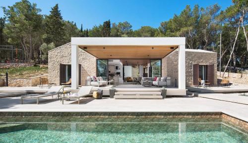Villa - Beach Front