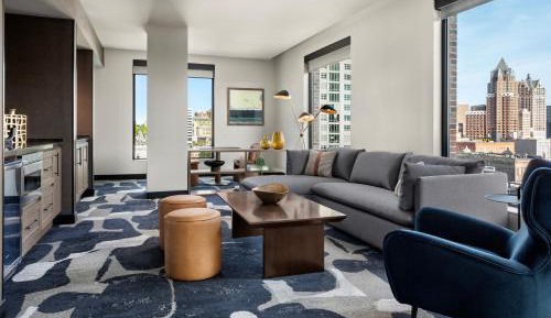 One-Bedroom King Suite with City View