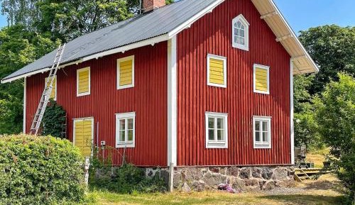 Two-Bedroom Holiday Home