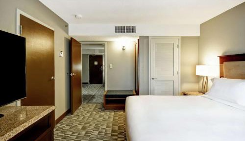 King Suite with Whirlpool - Non-Smoking