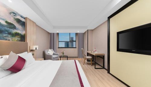 Deluxe Double Room with Entertainment 