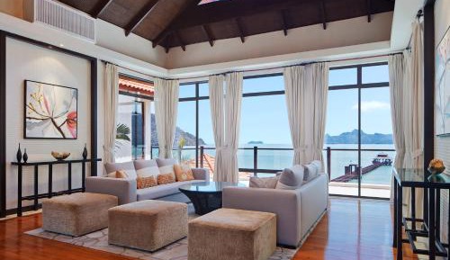 Five-Bedroom Villa with Private Pool and Ocean View