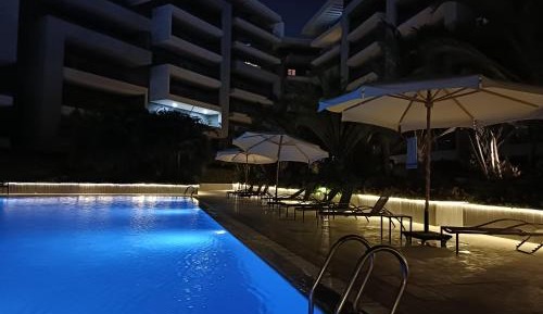 Apartment with Pool View 
