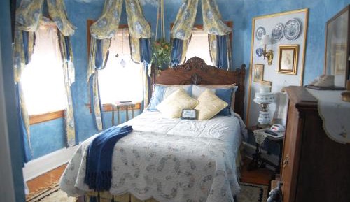 Double Room with Shared Bathroom