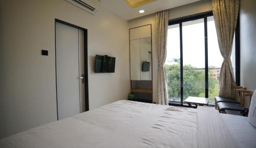 King Room with Pool View