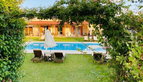 Villa with Garden View