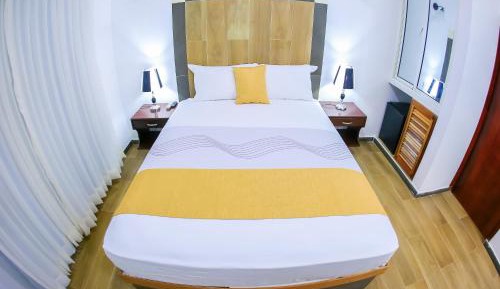 Deluxe Room (2 Adults + 1 Child)