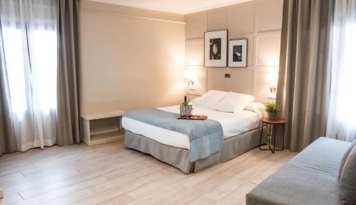 Standard Queen Room