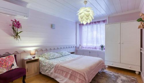 Superior One-Bedroom Apartment