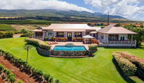 Four-Bedroom Holiday Home