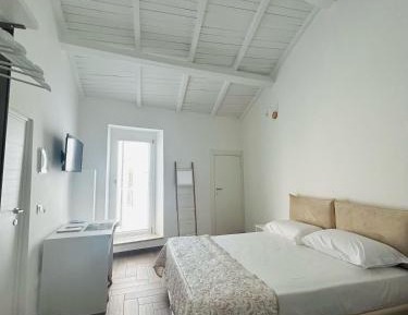 Deluxe Double Room with Extra Bed