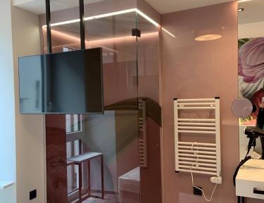 Double Room 5.2 ft Bed