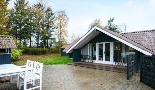 Three-Bedroom Holiday Home 