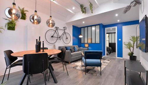 Deluxe Apartment