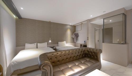 Large Twin Room