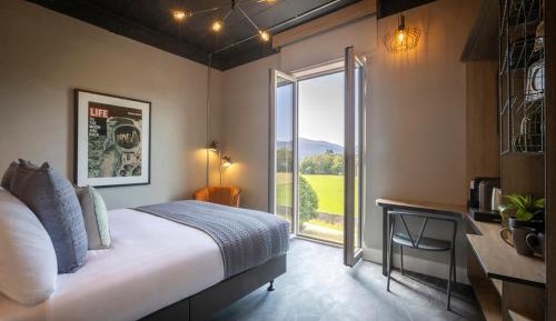 View67 Double Room (in room continental Breakfast) 