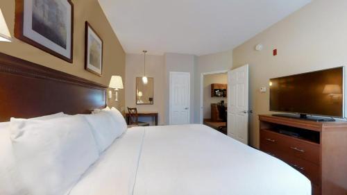One-Bedroom King Suite
