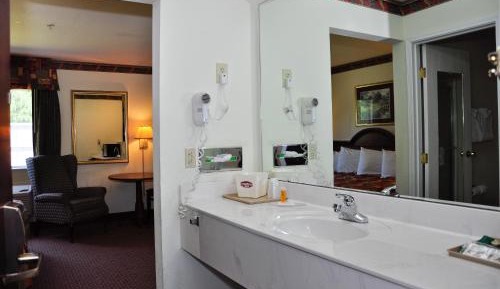 Queen Room - Disability Access - Non-Smoking