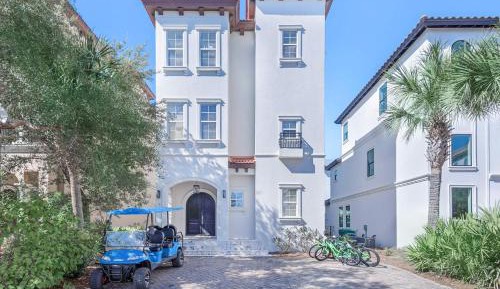 Four-Bedroom Holiday Home