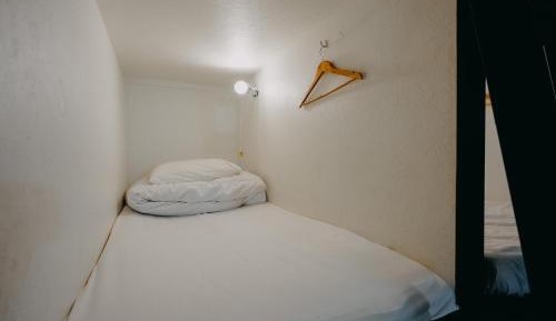 Single Bed in Mixed Dormitory Room