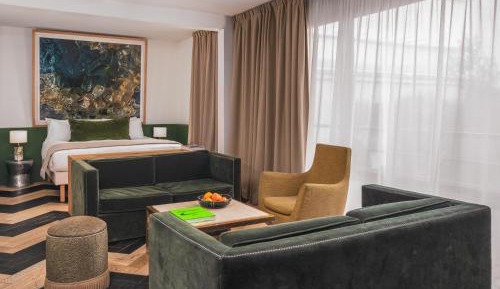 Deluxe Junior Suite