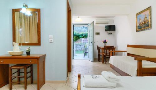 Studio with Garden View