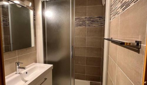 Apartment (6 Adults)