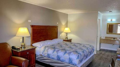King Room - Disability Access - Non-Smoking