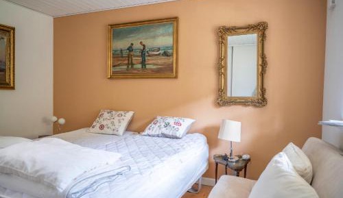 Double Room with Shared Toilet
