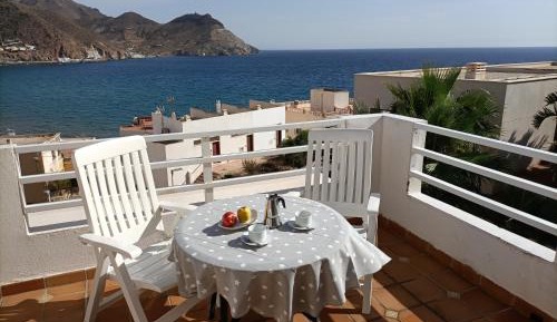 Classic One-Bedroom Apartment with Sea View