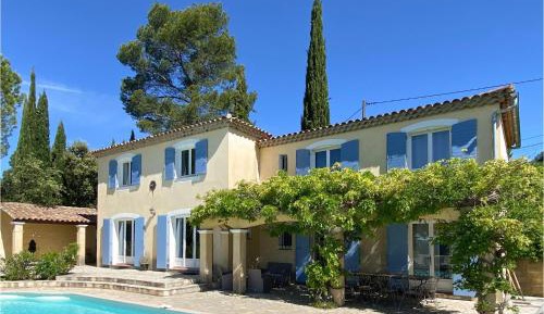 Six-Bedroom Holiday Home