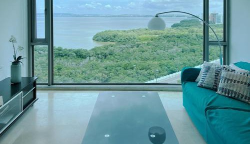 Apartment with Lake View