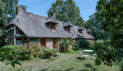 Villa with Garden View