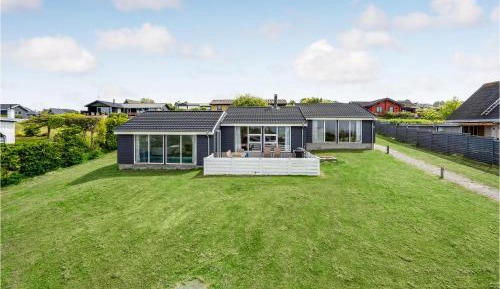 Three-Bedroom Holiday Home 