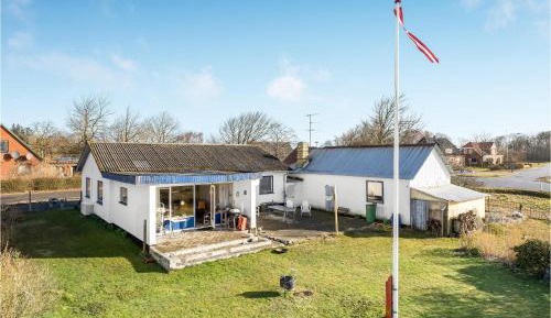One-Bedroom Holiday Home