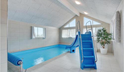 Eight-Bedroom Holiday Home