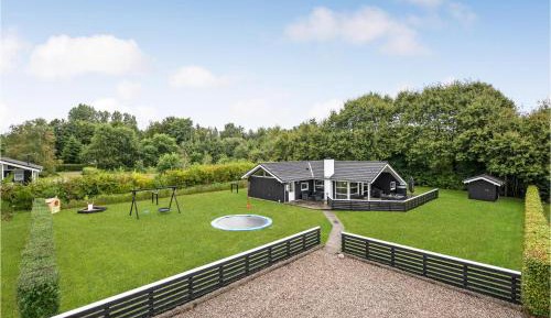 Four-Bedroom Holiday Home