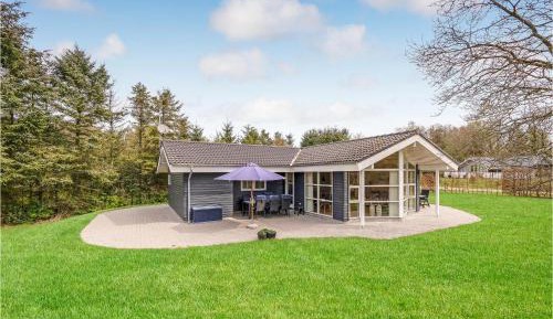 Three-Bedroom Holiday Home 