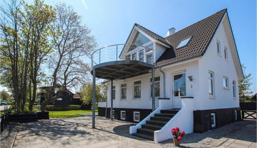 Five-Bedroom Holiday Home