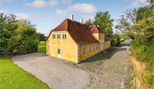 Six-Bedroom Holiday Home
