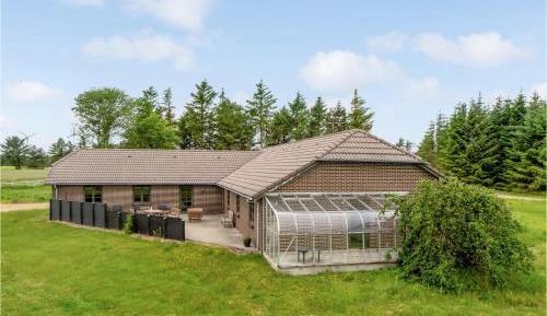 Five-Bedroom Holiday Home