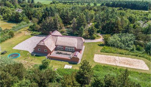 Six-Bedroom Holiday Home
