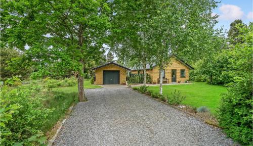 Three-Bedroom Holiday Home 