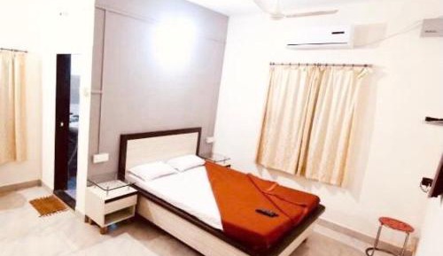 Deluxe Double Room (2 Adults + 1 Child)