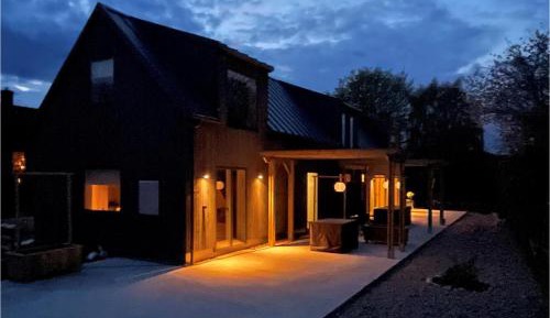 One-Bedroom Holiday Home