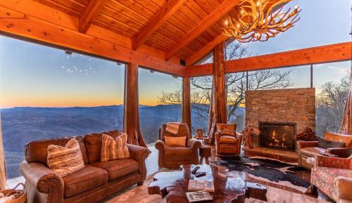 Four-Bedroom Holiday Home