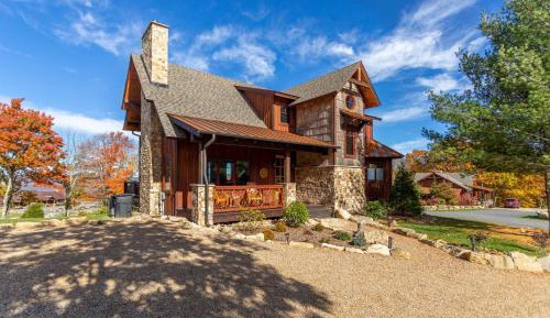 Three-Bedroom Holiday Home 