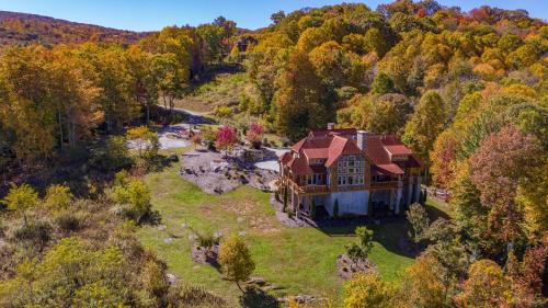 Six-Bedroom Holiday Home